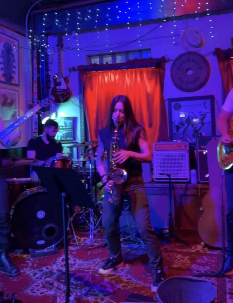 See Boaideiro Live at Clara